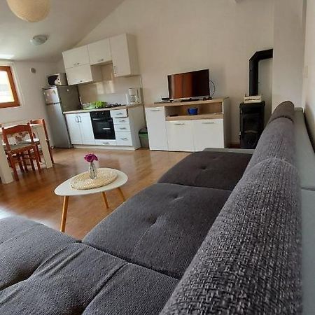 Apartment Alex พูลา ภายนอก รูปภาพ