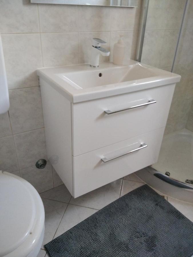 Apartment Alex พูลา ภายนอก รูปภาพ